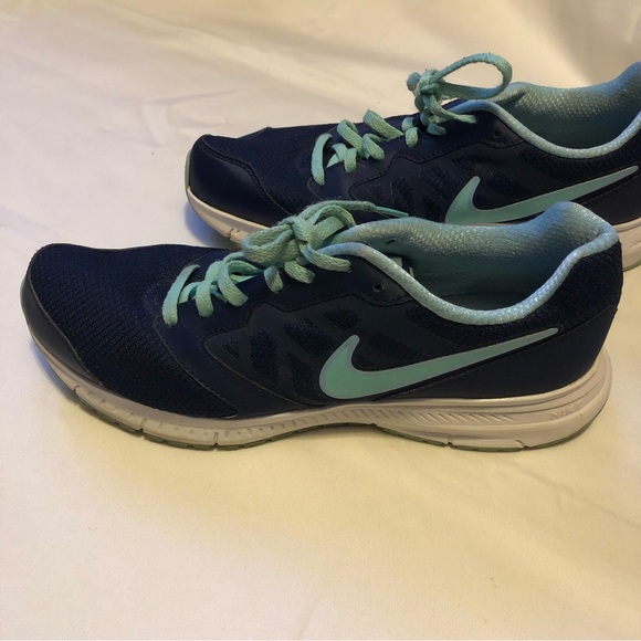 DONATED Womens Nike Downshifter Running Shoes - Picture 8 of 16